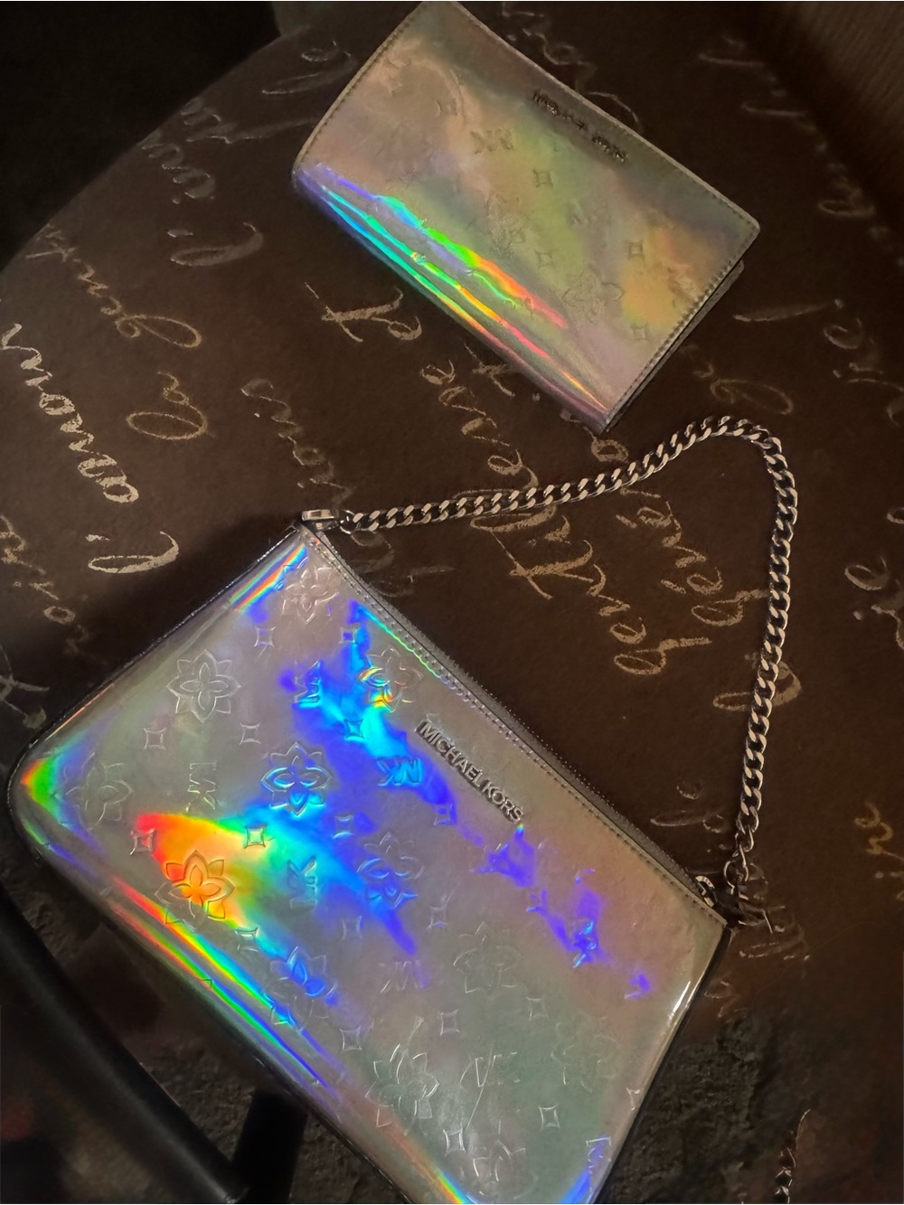 Michael Kors Iridescent Holographic Silver Chain Shoulder Bag & Wallet Set - Picture 4 of 7